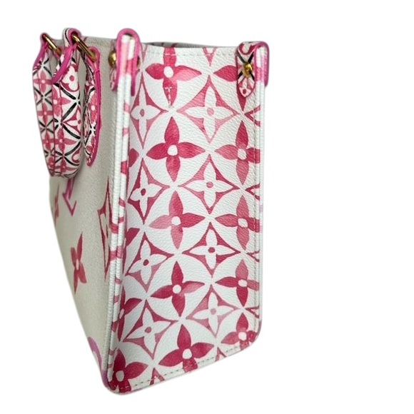 NEW Authentic Louis Vuitton Monogram Giant By The Pool 2.0 On The Go PM Pink Bag - Picture 3 of 13